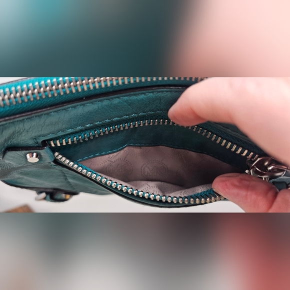 Michael Kors Large Fallon Leather Aqua Turquoise Silver Zip Clutch Wristlet - Picture 5 of 16